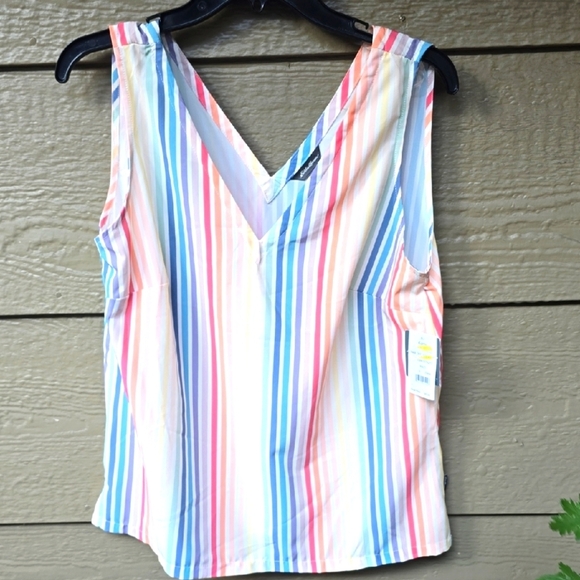 Eddie Bauer Striped V-neck Rainbow Tank spinDrift Moisture Wicking Nwt S small - Picture 4 of 8